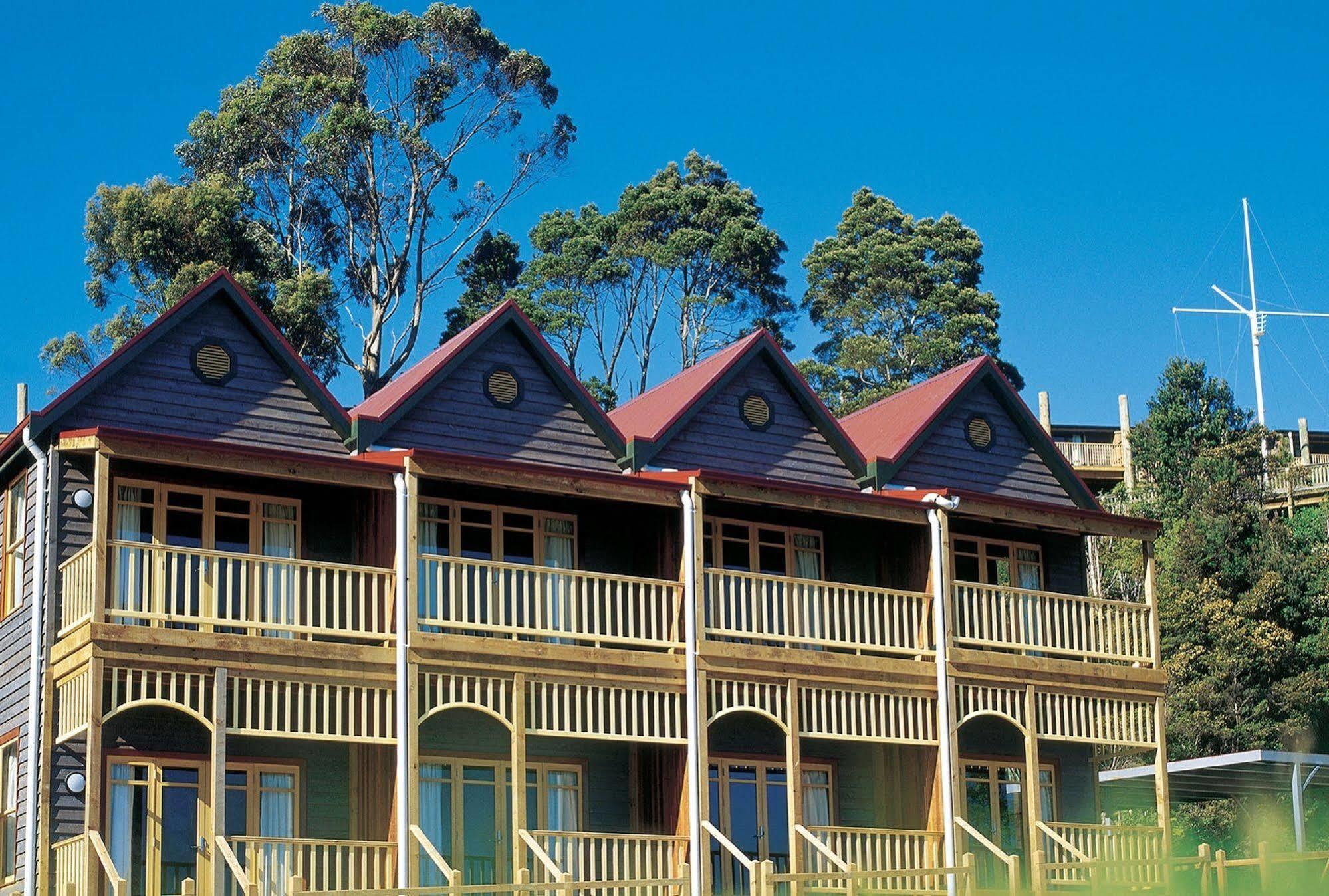 Strahan Village Luaran gambar